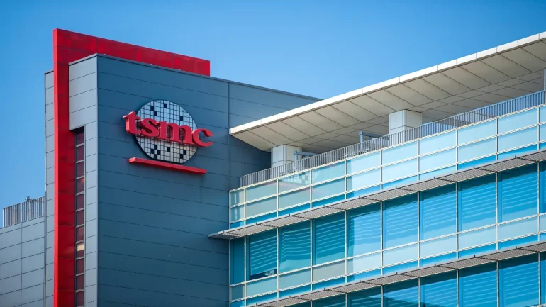TSMC درآمد 25.6 میلیارد دلاری را برای سه ماهه اول 2025 گزارش کرده است. (عکس: Jujumin Chu/Shutterstock)